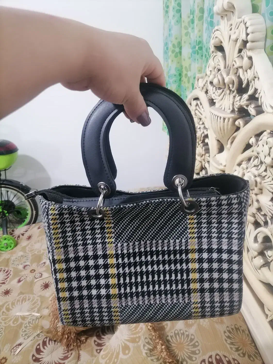 کیف دستی و کوله|کیف، کفش، کمربند|قم, شاه سید علی|دیوار