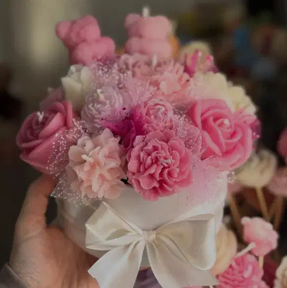 گل صورتی و سفید|گل مصنوعی|رشت, کوی مهر|دیوار