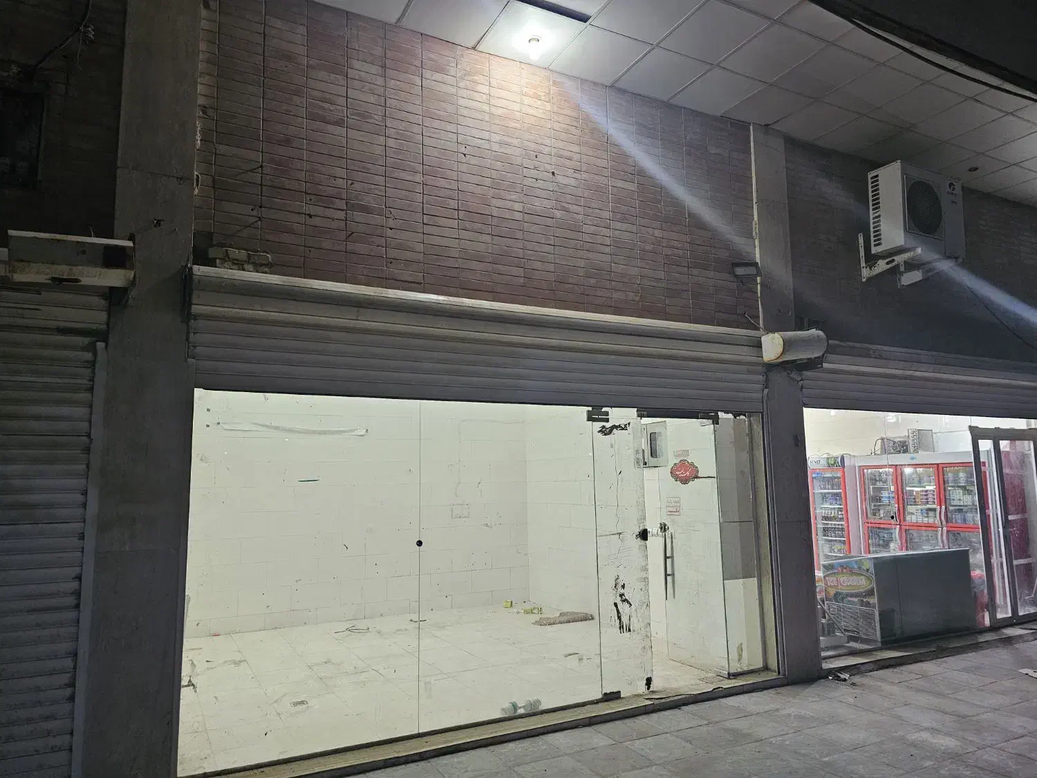 مغازه ۲۴ متری بازارچه ۳۵ هکتاری|اجارهٔ مغازه و غرفه|امیدیه, |دیوار