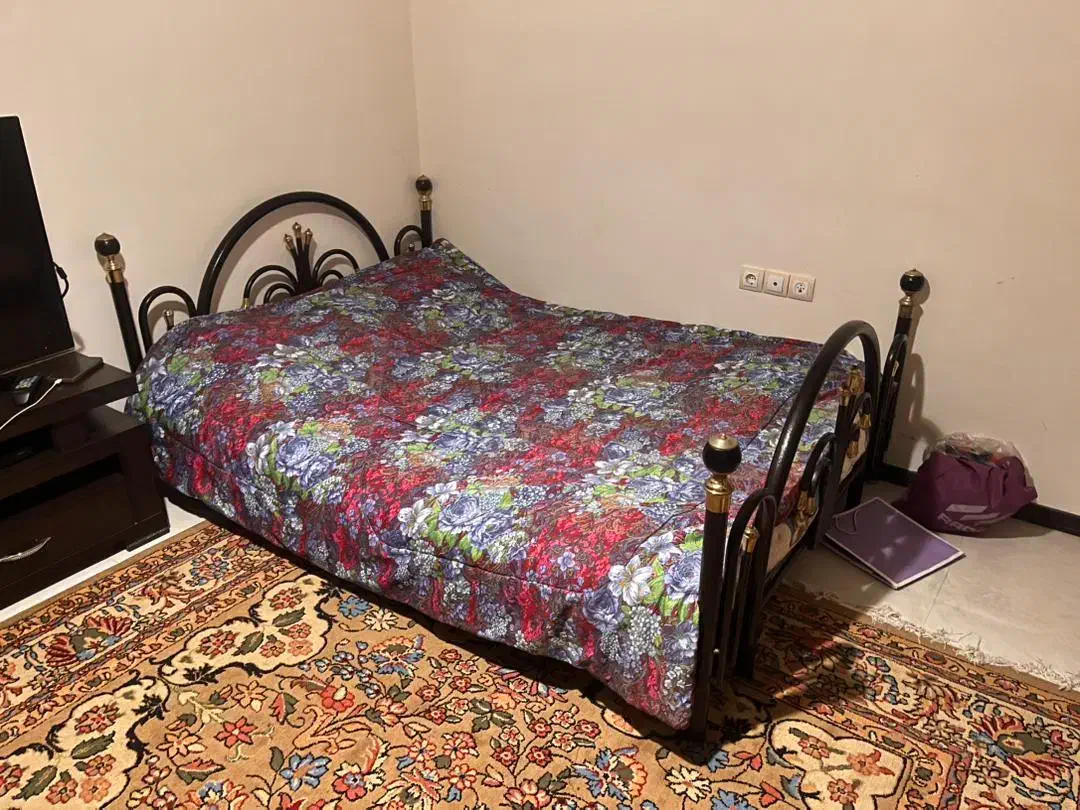 بروش تخت ۲تفره و تک نفره|تخت و سرویس خواب|کرج, باغستان|دیوار