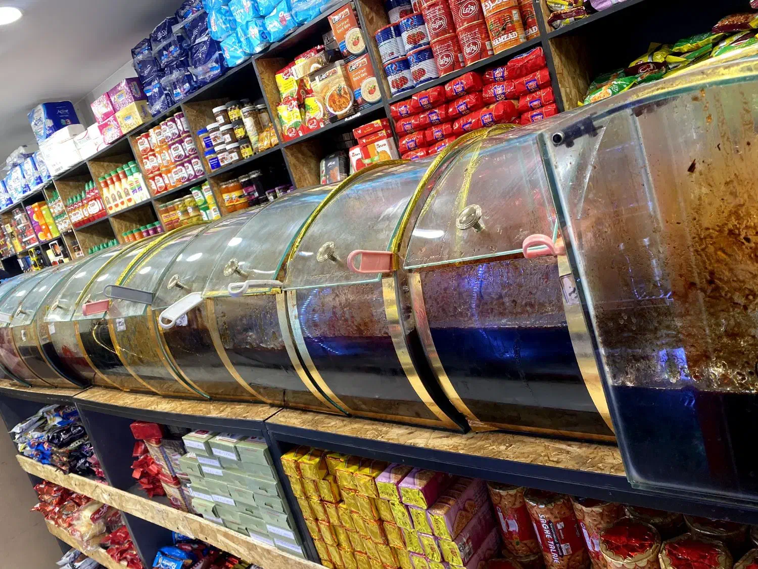 فروش تعدادی شیشه ترشی|فروشگاه و مغازه|اهواز, زیتون کارمندی|دیوار