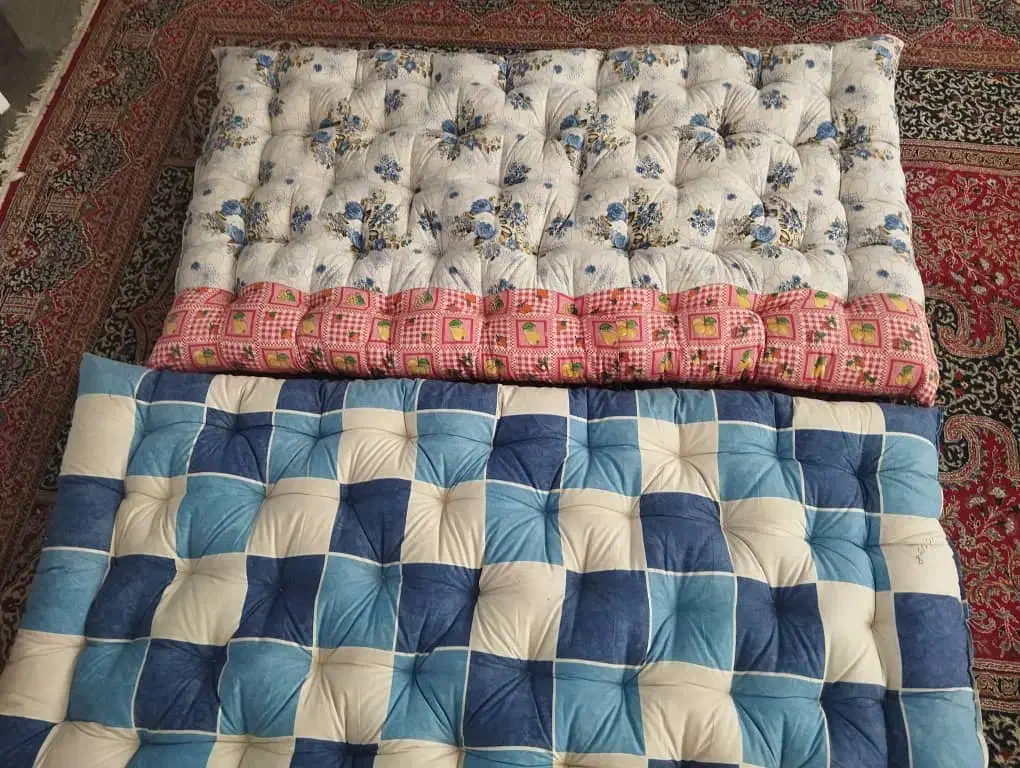 تولید وتعمیر انواع رختخواب تشک وبالش|رختخواب، بالش، پتو|شیراز, گلکوب|دیوار