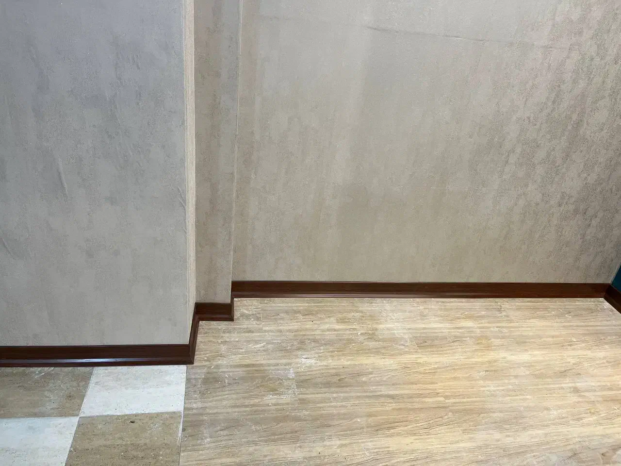 فروش انواع قرنیز pvc و mdf|مصالح و تجهیزات ساختمان|بابل, |دیوار