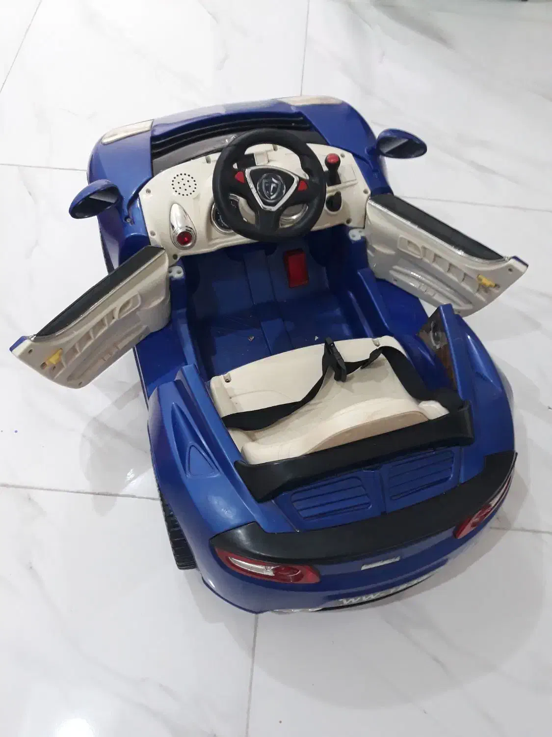 ماشین شارژی دومتوره فلاش خور وکنترلی|اسباب‌بازی بچه|ساری, |دیوار