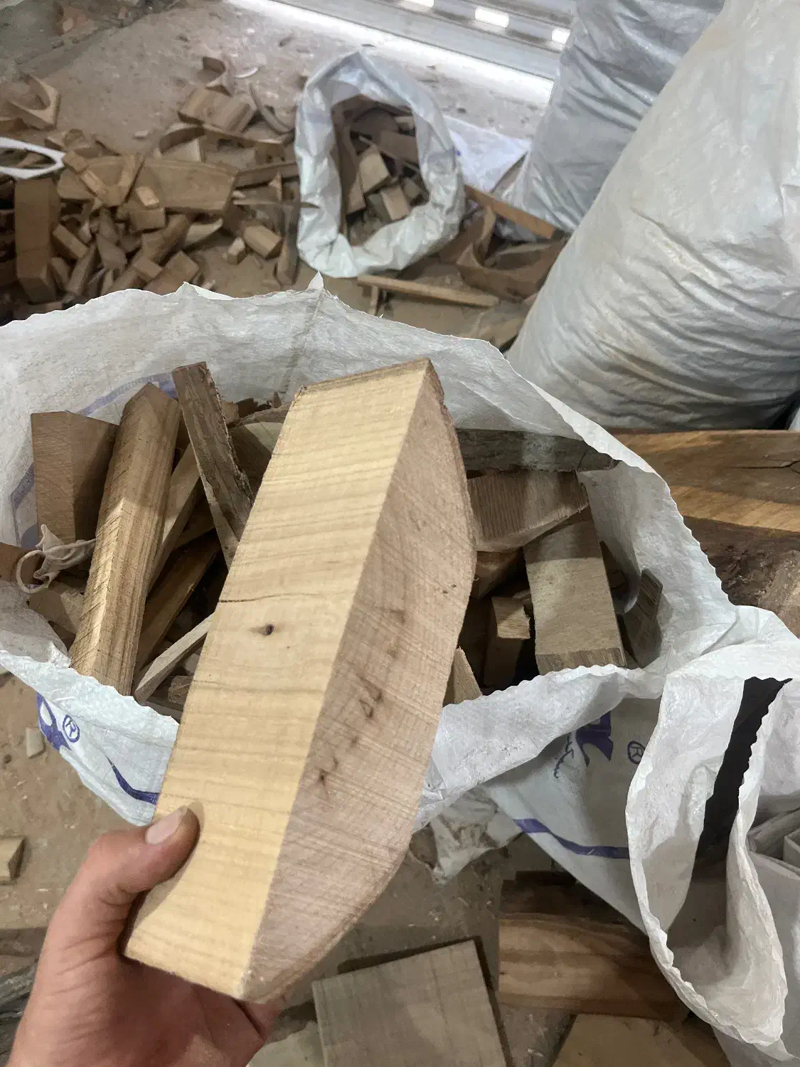 هیزم خشک گردو|بخاری، هیتر، شومینه|رامسر, |دیوار