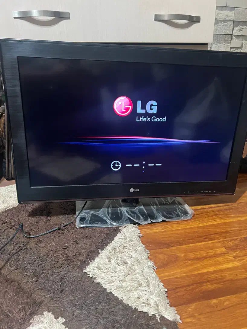 تلویزیون ال جی ۳۲ اینچ LG TV اصل کره|تلویزیون و پروژکتور|کرج, فاز ۳ گوهردشت|دیوار