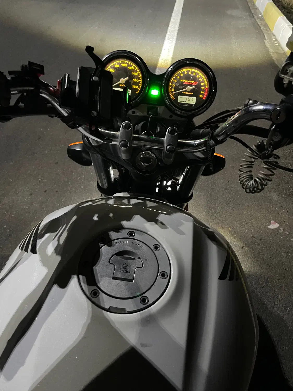 سی ۴۰۰ سوپر فور|موتورسیکلت|رودان, |دیوار