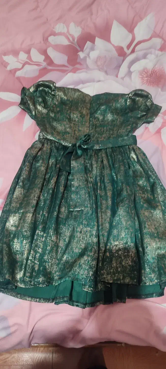 سه تا پیراهن|لباس|بروجرد, |دیوار