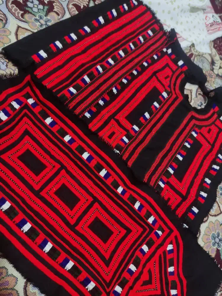 دوزنده هستم|لباس|جالق, |دیوار