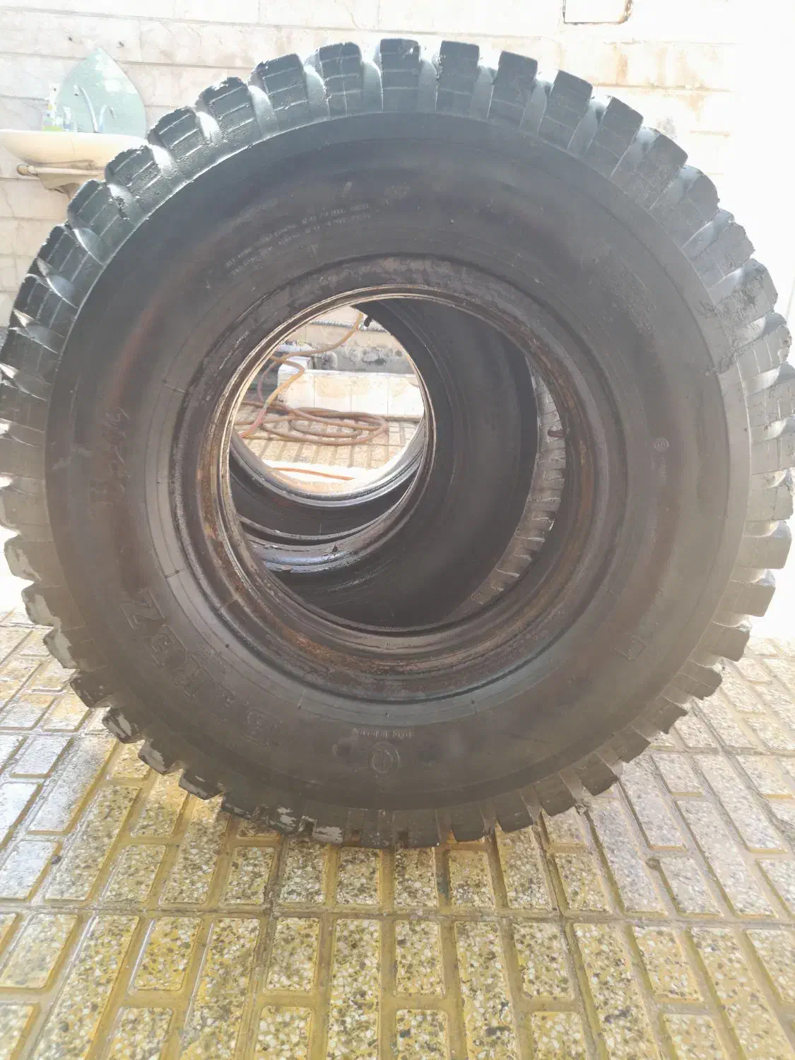 لاستیک خاور|قطعات یدکی و لوازم جانبی|شیراز, تندگویان|دیوار