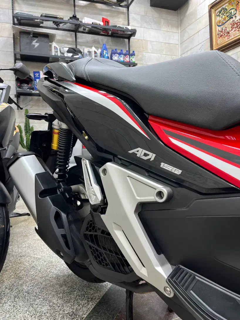 هوندا ADV 150 فول ABS پرچمی‌ درحد خشک 1400|موتورسیکلت|تهران, منیریه|دیوار