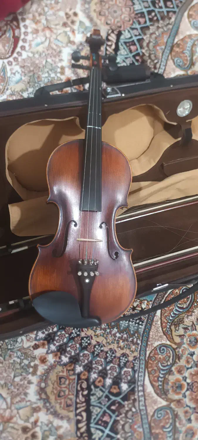 ویولن عتیقه زیرخاکی|ویولن|شهرکرد, |دیوار