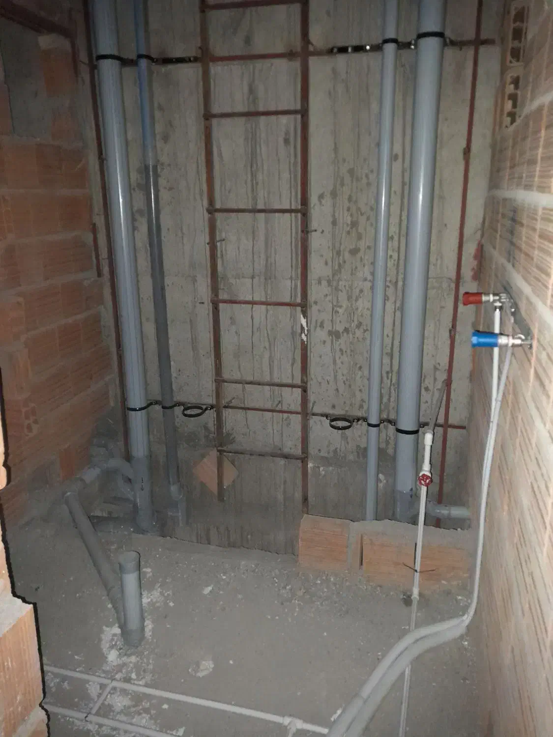 لوله کشی آب،فاضلاب،پکیج،نصب شیرآلات|خدمات پیشه و مهارت|گرگان, |دیوار