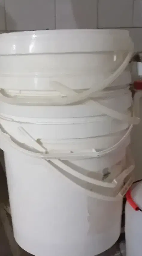 دبه جای پنیرهستن ۱۰کیلویی نوهستن|ظروف نگهدارنده، پلاستیکی، یک‌بارمصرف|دورود, |دیوار