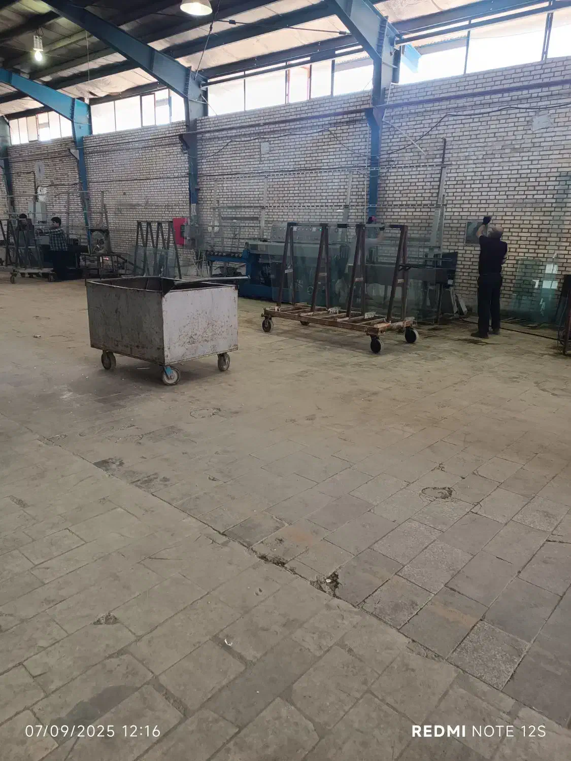 استخدام در کارخانه شیشه سکوریت|استخدام صنعتی، فنی، مهندسی|قم, شهرک توانیر|دیوار
