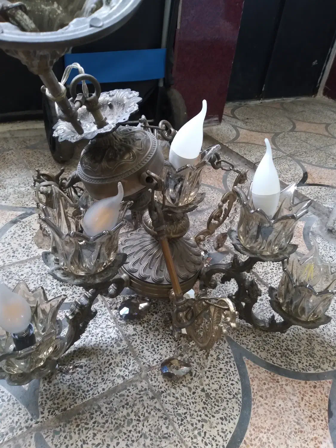 لوستربرنجی ۷شاخه تمیز|لوستر و چراغ آویز|رشت, حمیدیان|دیوار