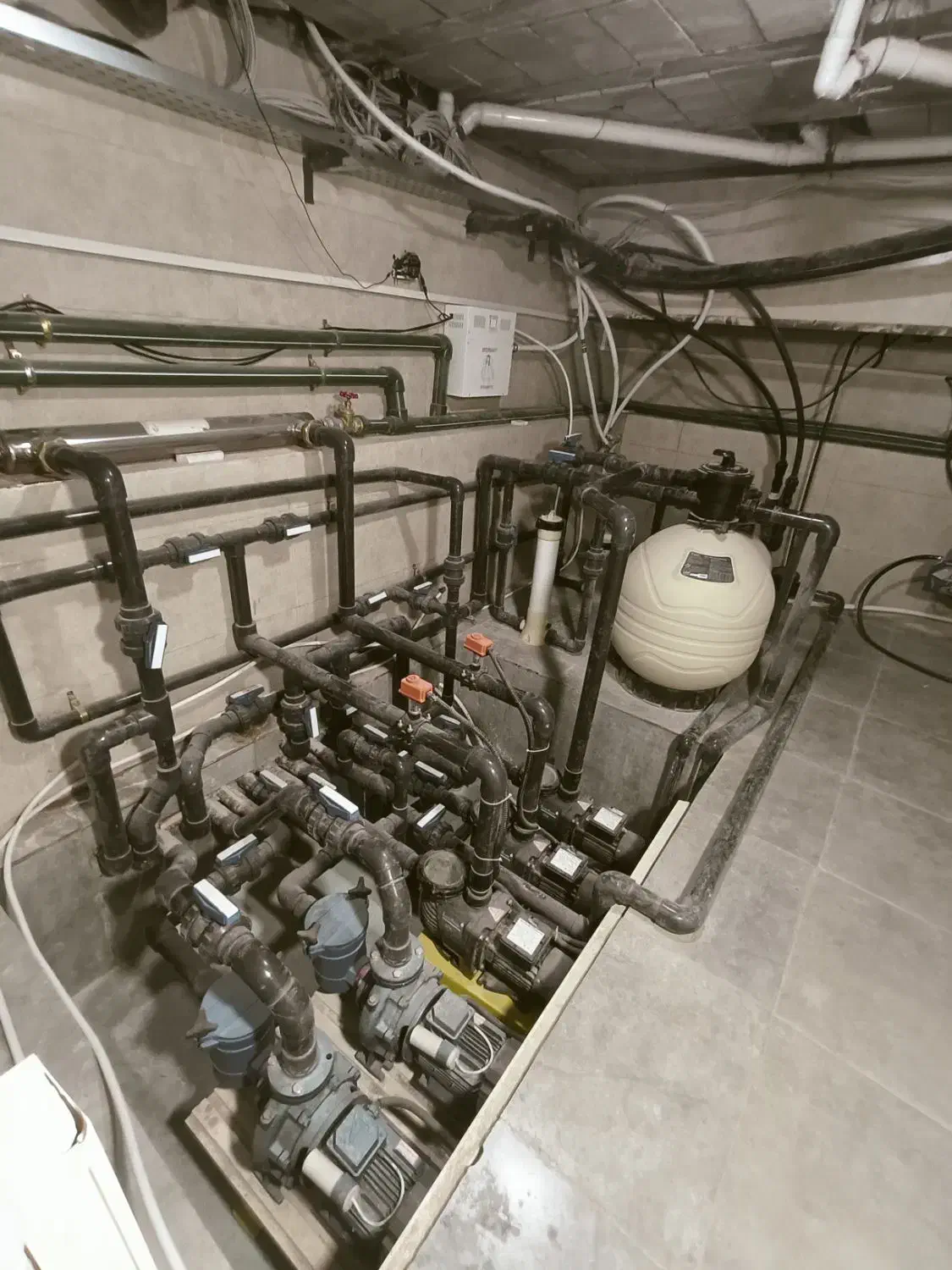 تجهیزات تاسیسات استخر جکوزی موتورخانه|مصالح و تجهیزات ساختمان|شیراز, گویم|دیوار