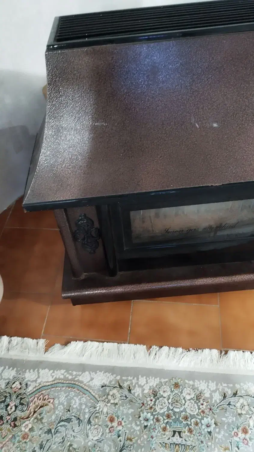 یک عدد بخاری شومینه‌ای 24 هزار و یک عدد جاروبرقی|بخاری، هیتر، شومینه|بندر انزلی, گلسرخ|دیوار