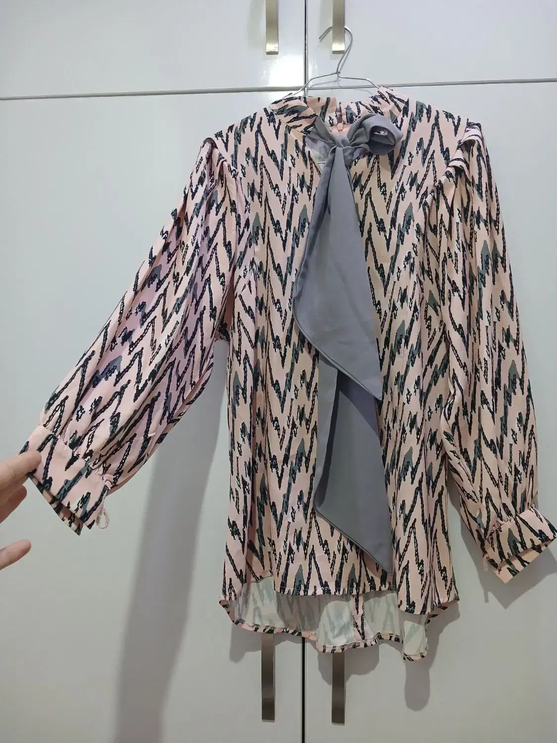 شومیز مجلسی|لباس|ری, علایین|دیوار