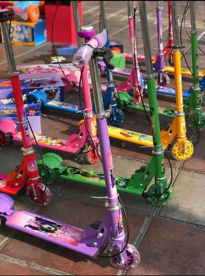 اسکوتر کمک فنر دار تاشو(آراددوچرخ)|دوچرخه، اسکیت، اسکوتر|قم, شهید صیاد شیرازی|دیوار