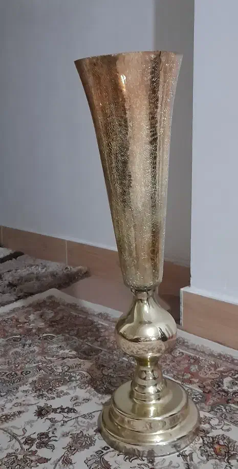 گلدان طلایی بزرگ|گل مصنوعی|میاندوآب, |دیوار