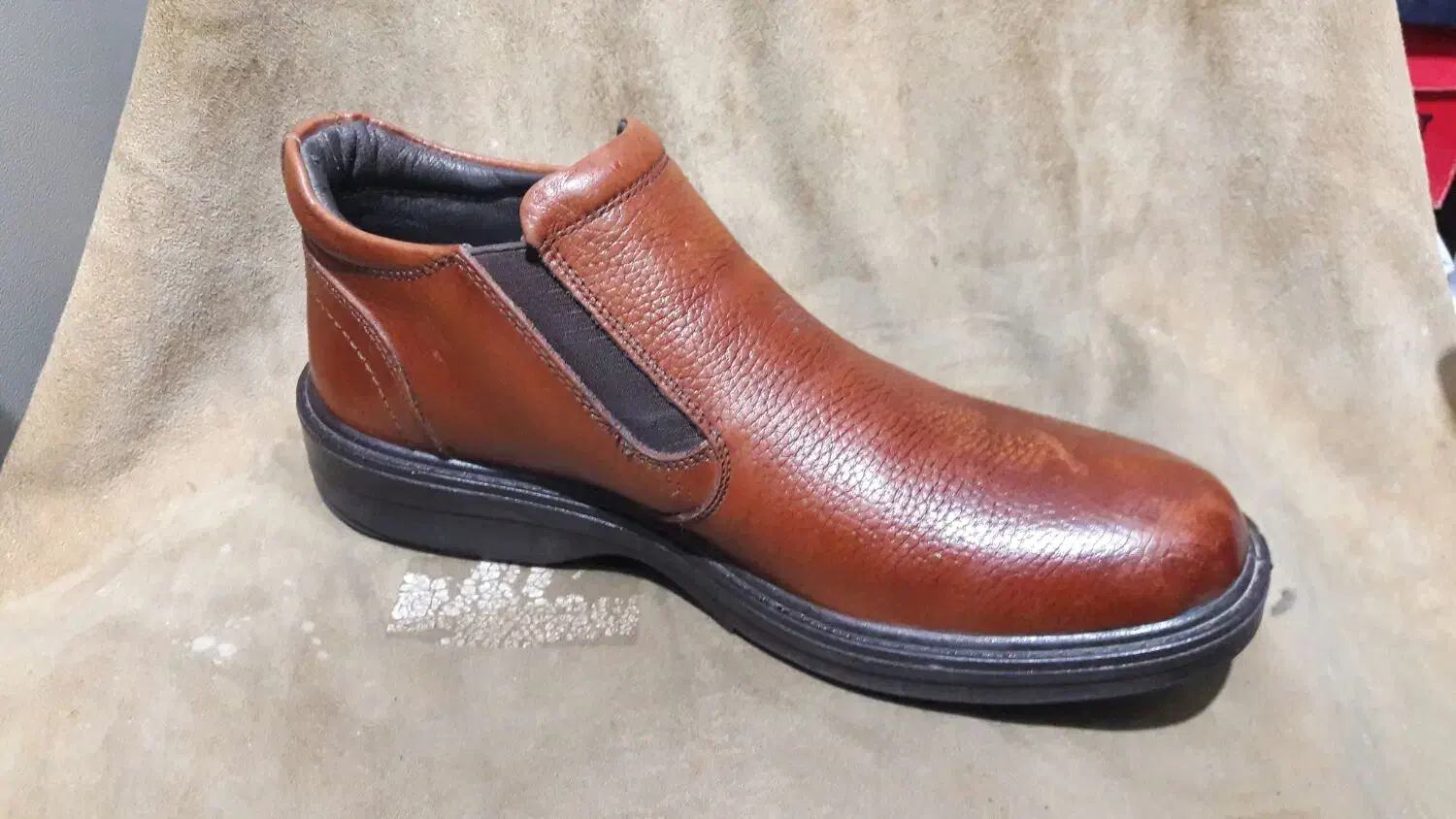 بوت تمام چرم گاوی فقط سایز 41 مانده دوجفت هست|کیف، کفش، کمربند|تبریز, |دیوار