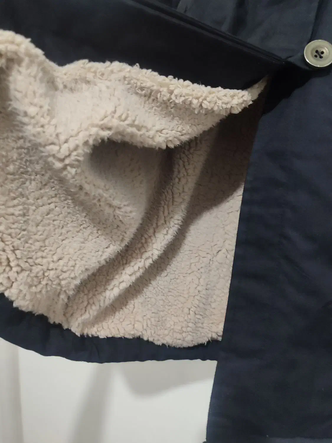 کاپشن|لباس|گرگان, |دیوار