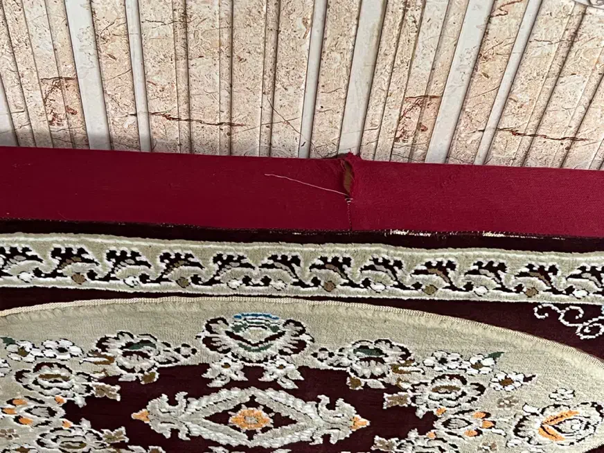 پشتی|پشتی|شیراز, کوشک میدان|دیوار