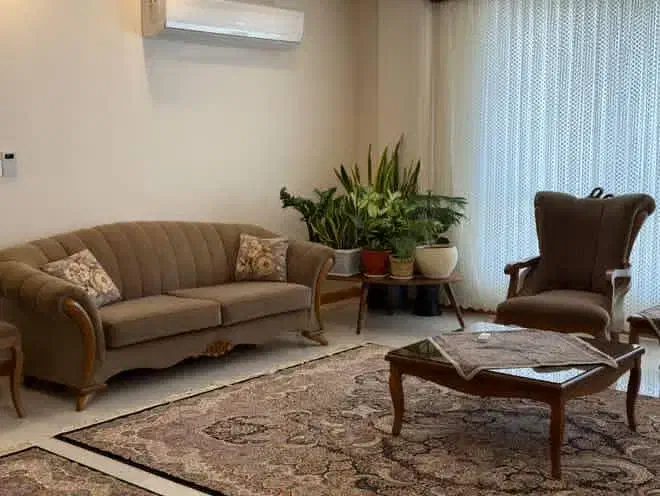 مبل و میز غذاخوری هشت نفره به شرط سالم بودن|مبلمان خانگی و میز عسلی|قائم‌شهر, |دیوار
