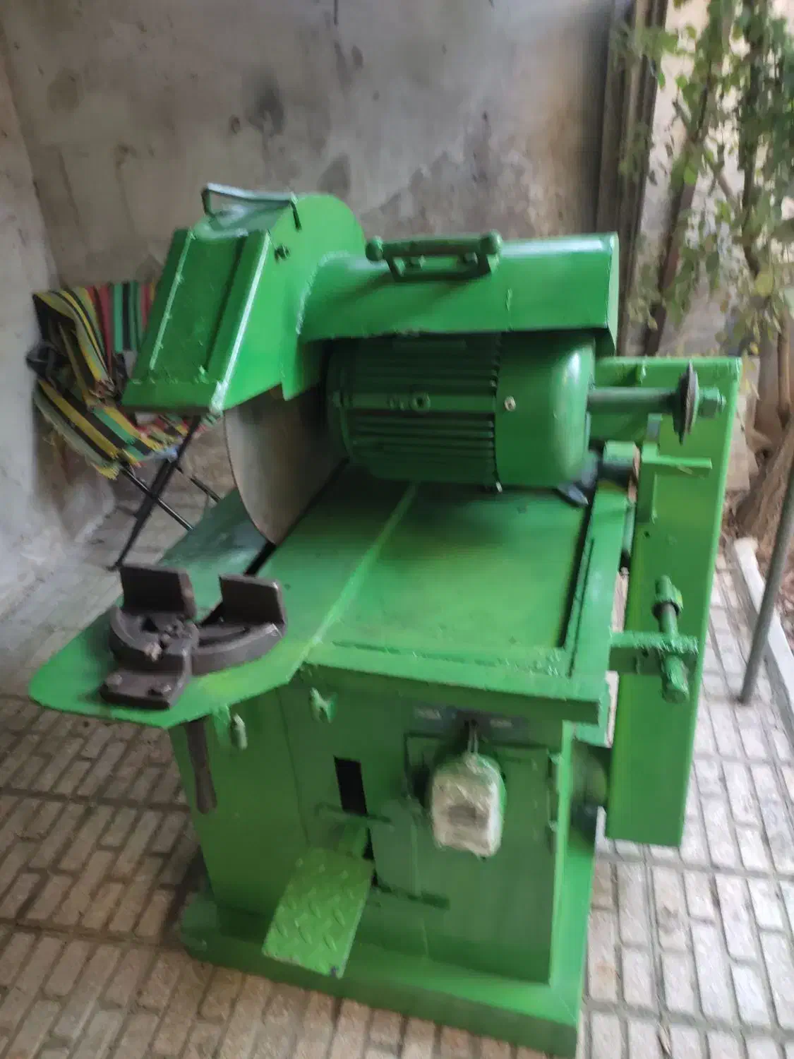 اره اهنین|ابزارآلات|ایلام, |دیوار