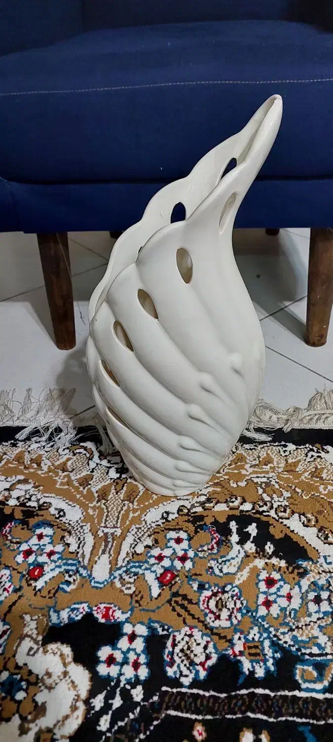 گلدان چینی و تنگ بلور|صنایع دستی و سایر لوازم تزئینی|تهران, نیروی دریایی|دیوار