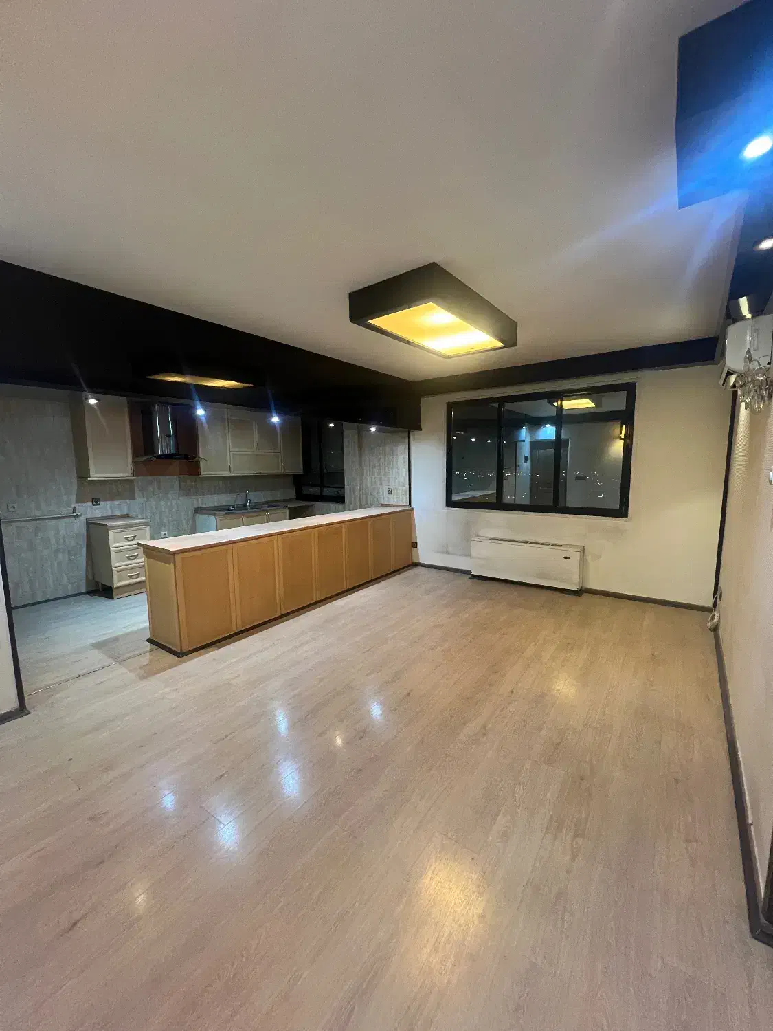 ۸۴ متر بازسازی شده خوش نقشه شهرک راه آهن گلها|فروش آپارتمان|تهران, هوانیروز|دیوار