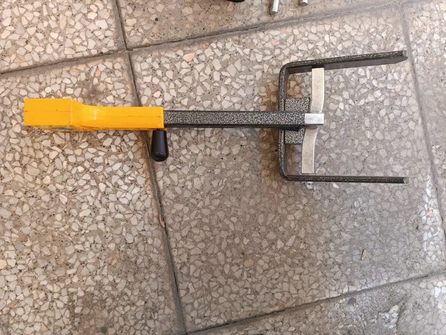 حراج قفل فرمون ، قفل پدال ،زنجیر چرخ و قلاب جرثقیل|حراج|شاهینشهر, شهرک هشت بهشت|دیوار