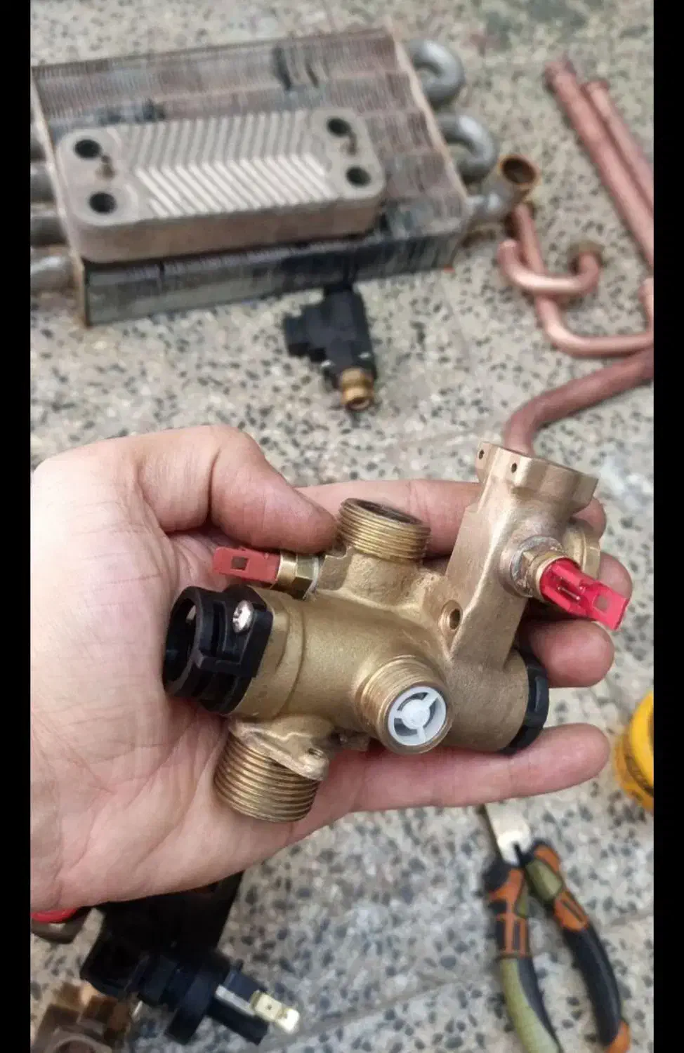 تعمیر آبگرمکن و پکیچ برج خانزاده|خدمات پیشه و مهارت|ماکو, |دیوار