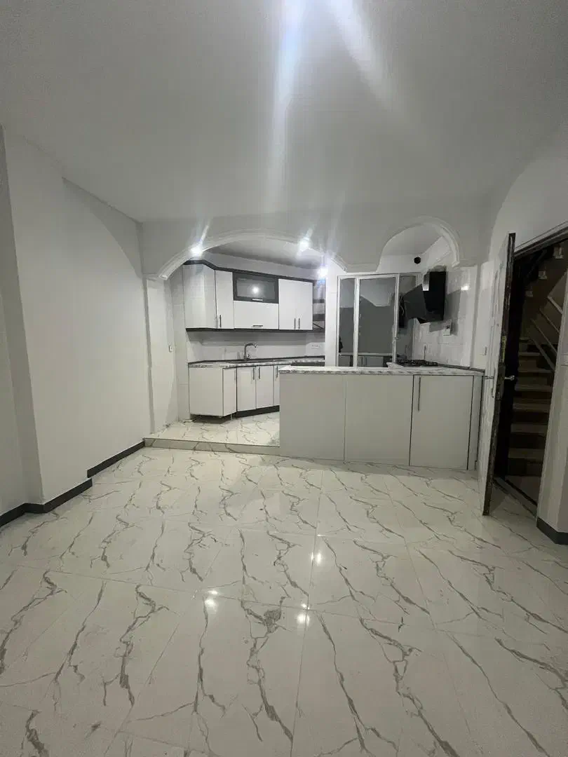 ۷۵متر/تاپ لوکیشن چهارباغ شرقی/دوخواب/پارکینگ باکس