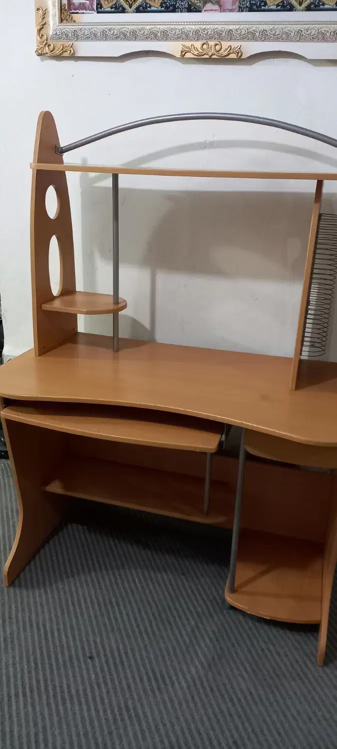 میز تحریرسالم تمیز بدون هیچ شکستگی|میز تحریر و کامپیوتر|خرمشهر, |دیوار