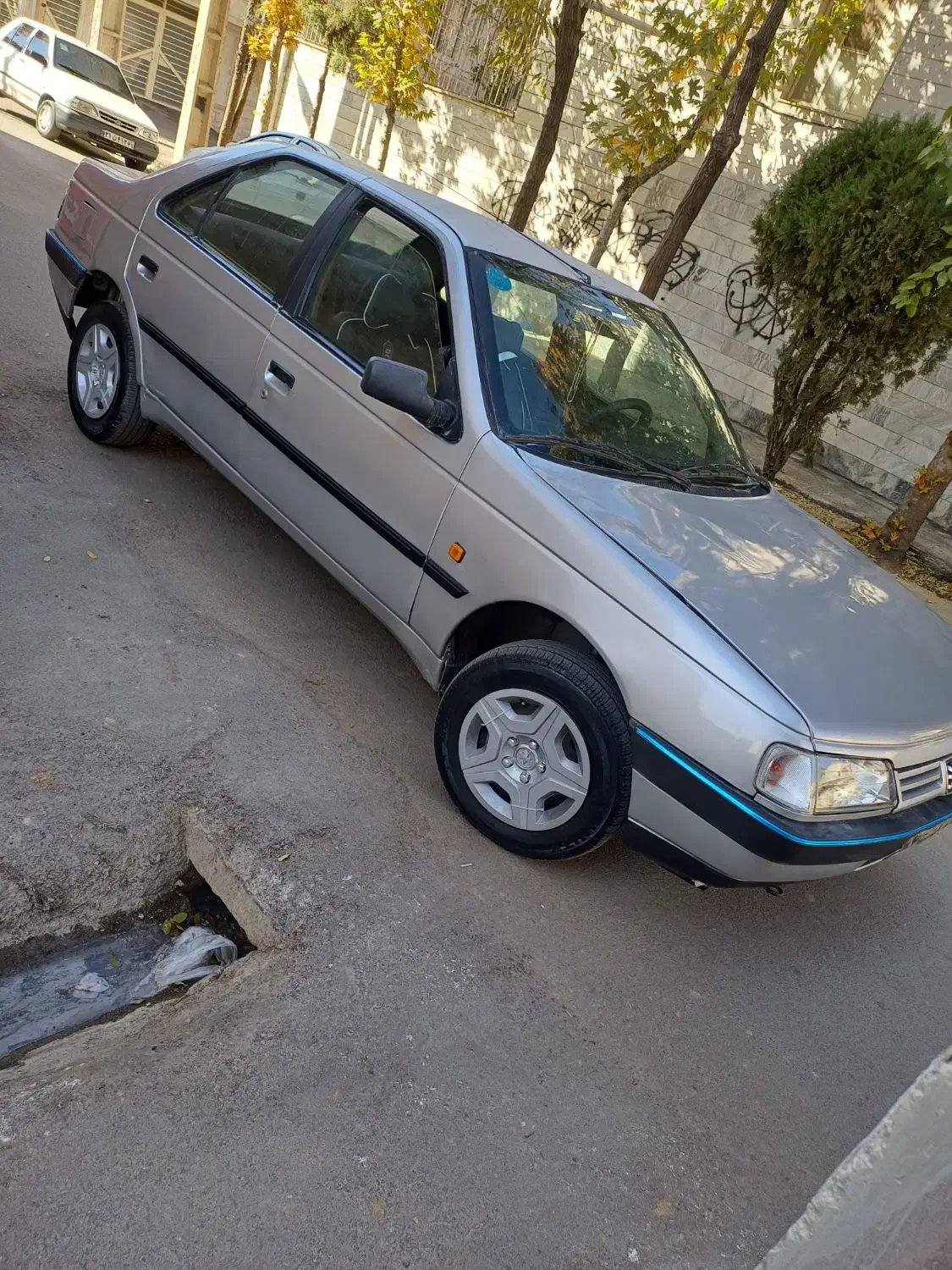 پژو نقره ای مناسب|خودرو سواری و وانت|بروجرد, |دیوار