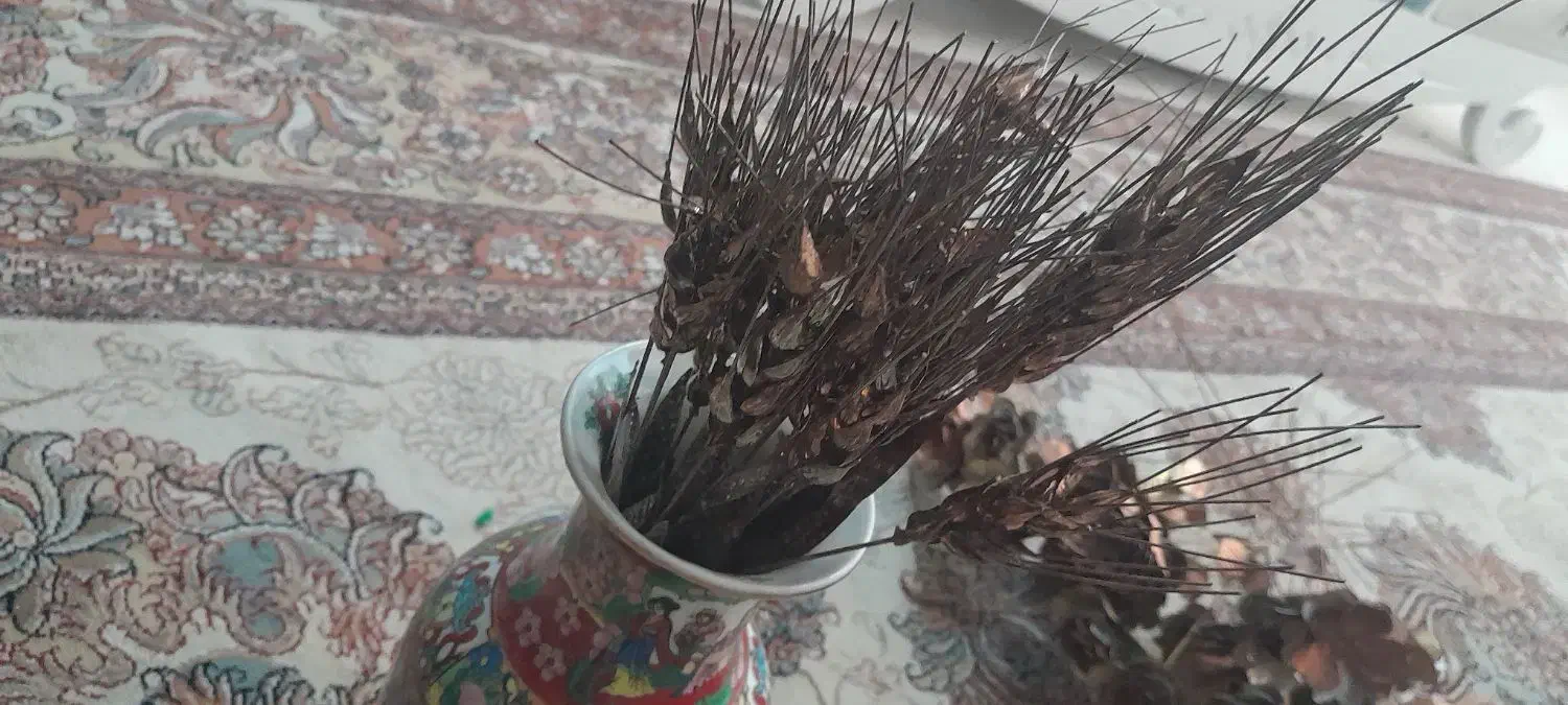 گل رز برنجی|گل مصنوعی|اندیشه, اندیشه فاز ۱|دیوار