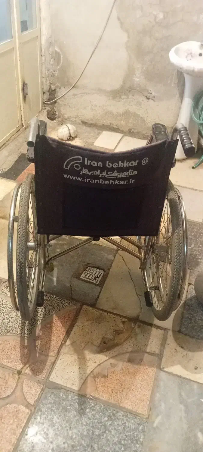 یک عدد ویلچر تاشو معمولی|آرایشی، بهداشتی، درمانی|قزوین, |دیوار