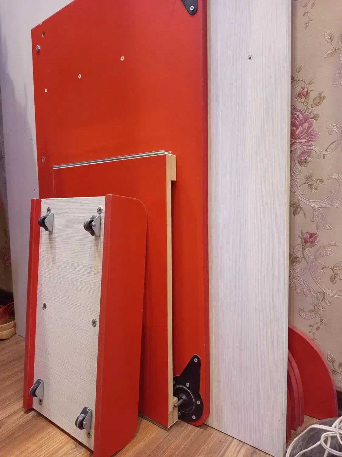 میز کامپیوتر|میز تحریر و کامپیوتر|پردیس, فاز ۲|دیوار