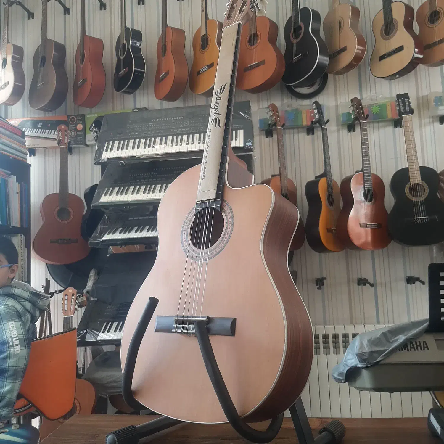 گیتار angel در موزیک ارژنگ|گیتار، بیس، امپلیفایر|پردیس, فاز ۳|دیوار