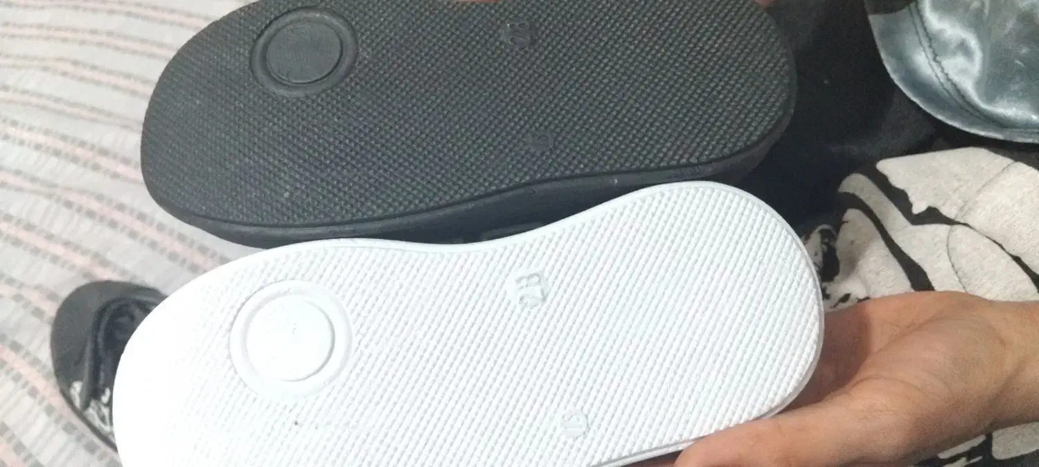 کتونی بچگانه|کفش و لباس بچه|قم, قلعه کامکار|دیوار