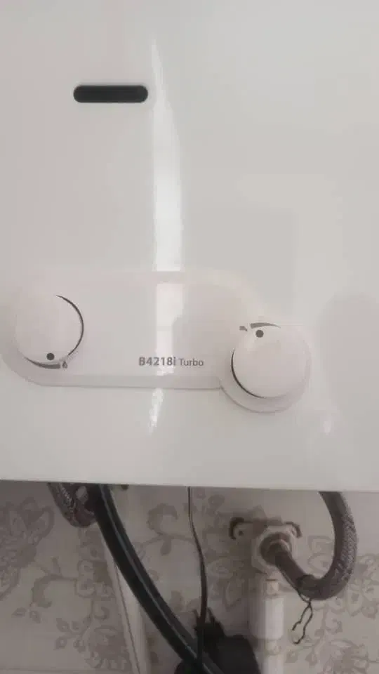 آبگرمکن دیواری بوتان در حد نو|آبگرمکن، پکیج، شوفاژ|اشنویه, |دیوار