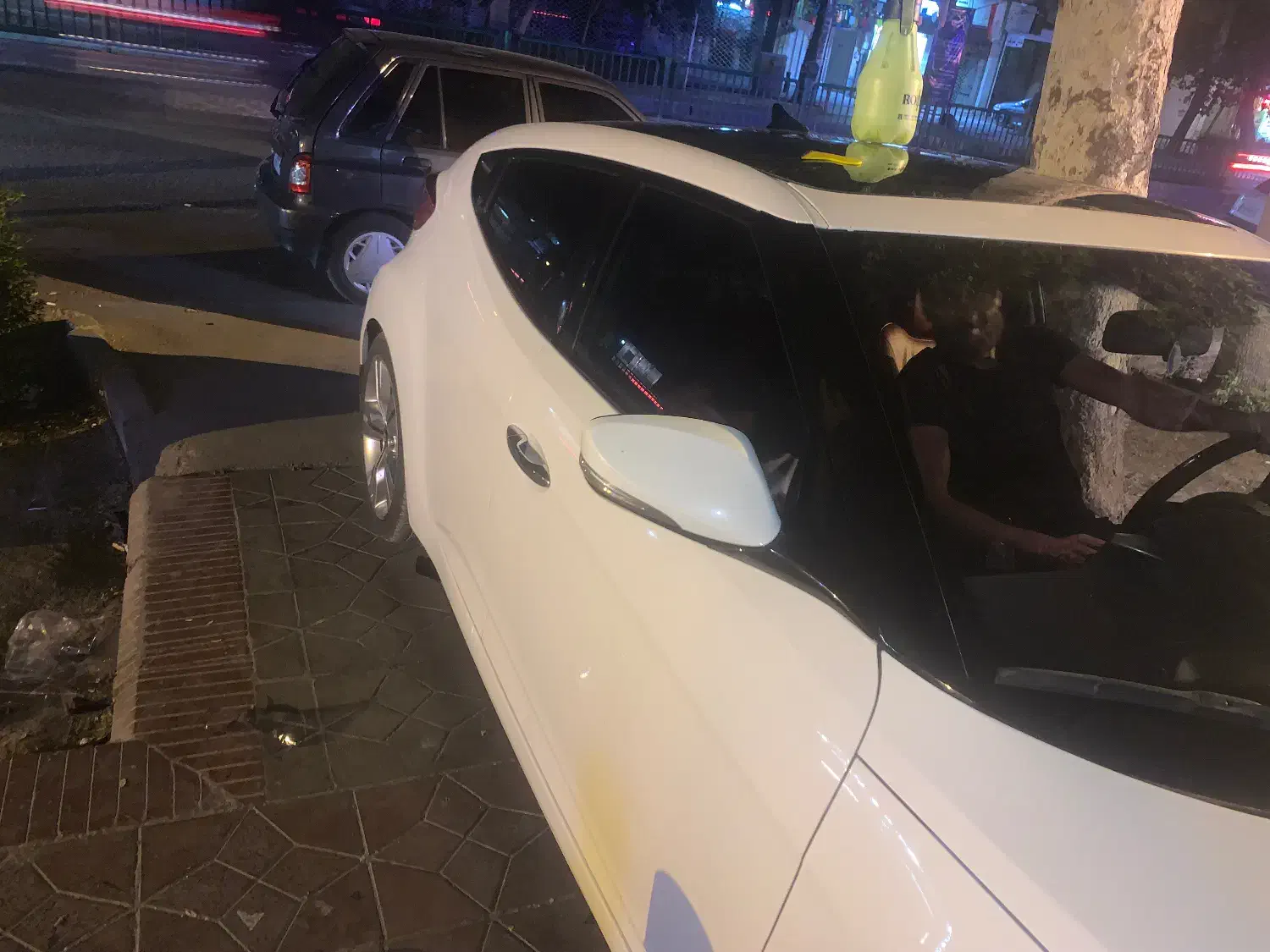 شیشه دودی نصب در محل با ضمانت|خدمات موتور و ماشین|اصفهان, میرعماد|دیوار