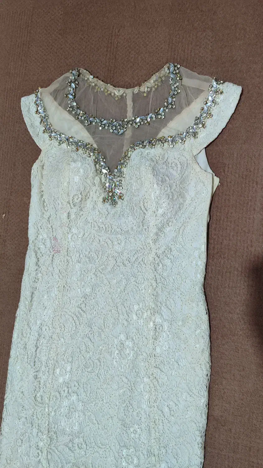 لباس مجلسی سفید|لباس|هشتگرد, شهرک راه آهن|دیوار