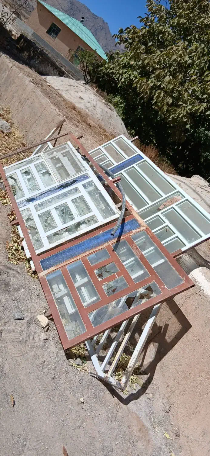 در و پنجره سالم و آماده|مصالح و تجهیزات ساختمان|مهریز, |دیوار