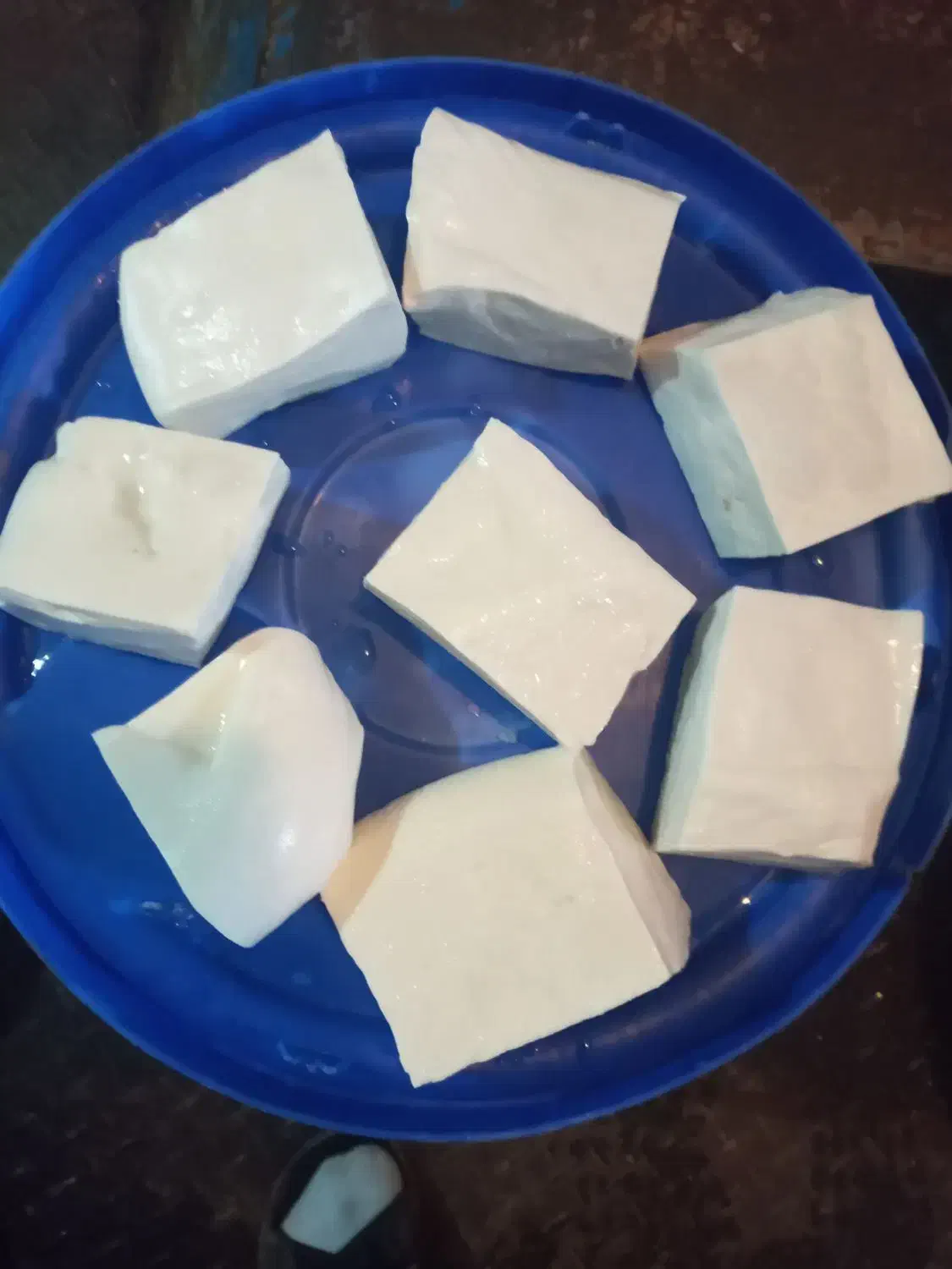 پنیرمحلی|خوردنی و آشامیدنی|میانه, |دیوار