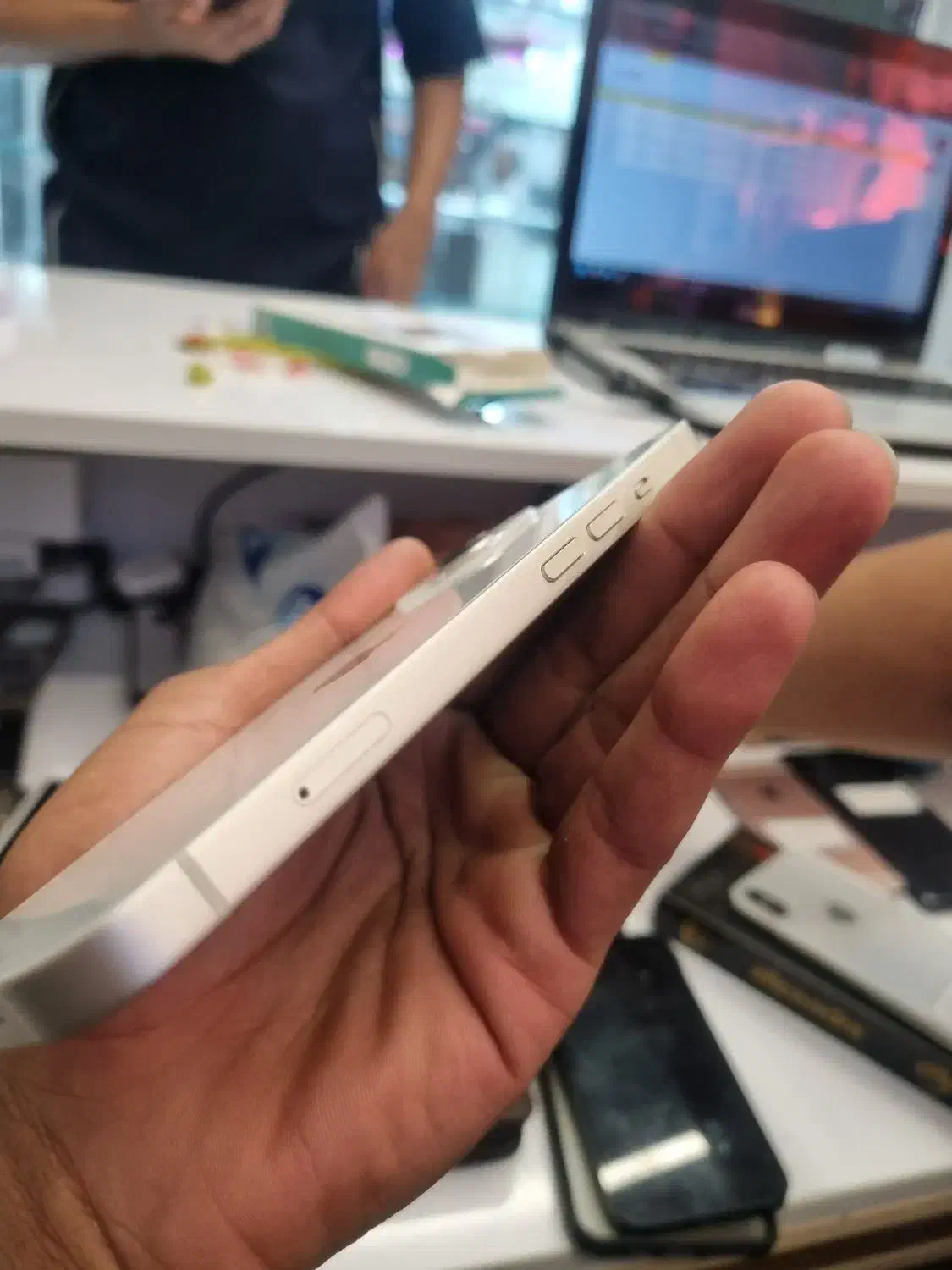 اپل iPhone 13 با حافظهٔ ۱۲۸ گیگابایت|موبایل|تنکابن, |دیوار