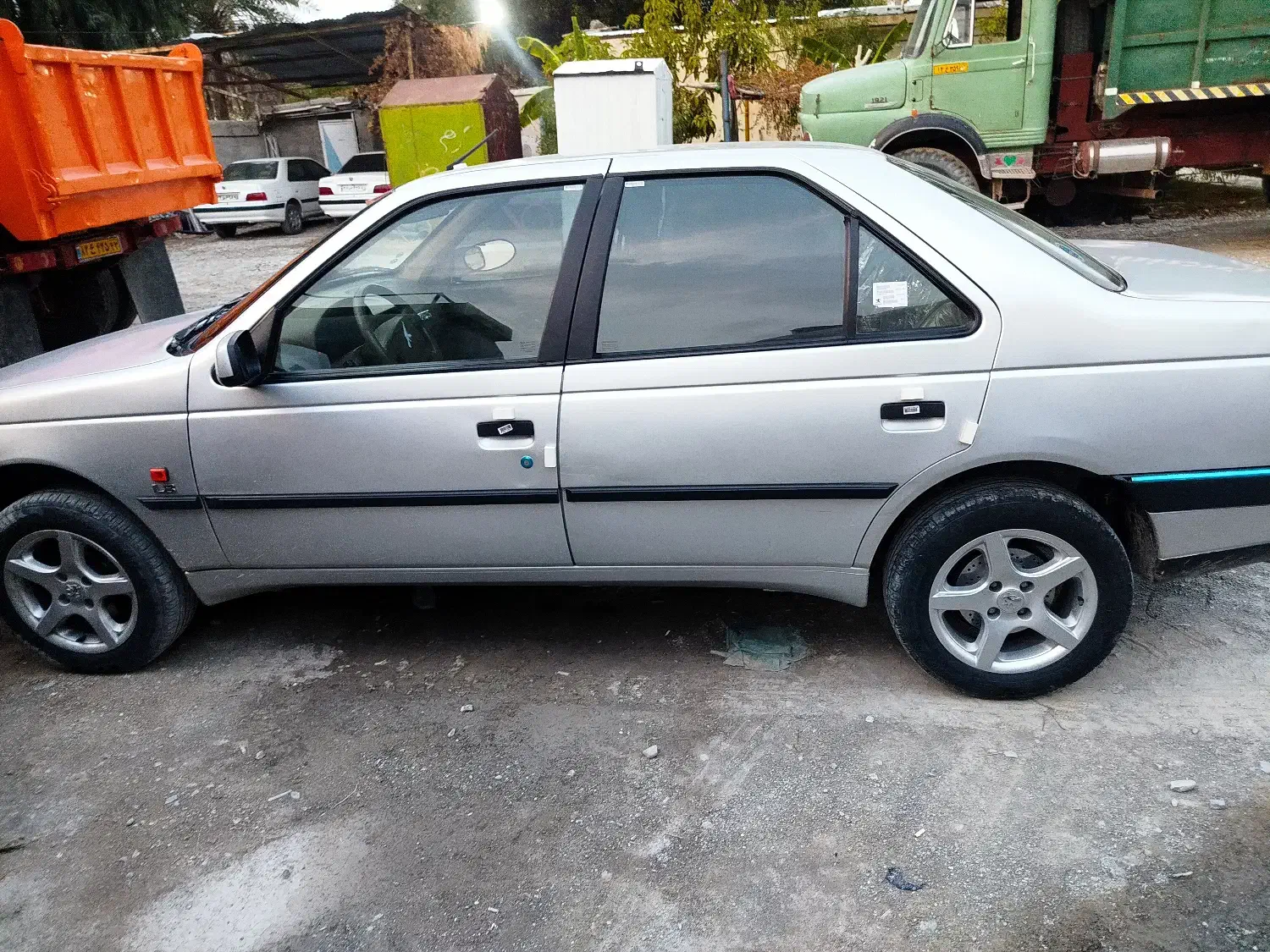 ماشین|خودرو سواری و وانت|سرباز, |دیوار