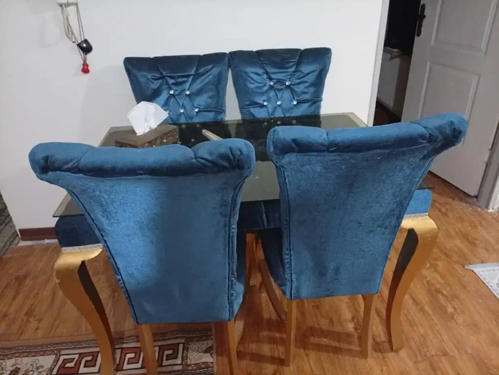 مبل هفت نفره و میز ناهار خوری|مبلمان خانگی و میز عسلی|پرند, فاز ۶|دیوار